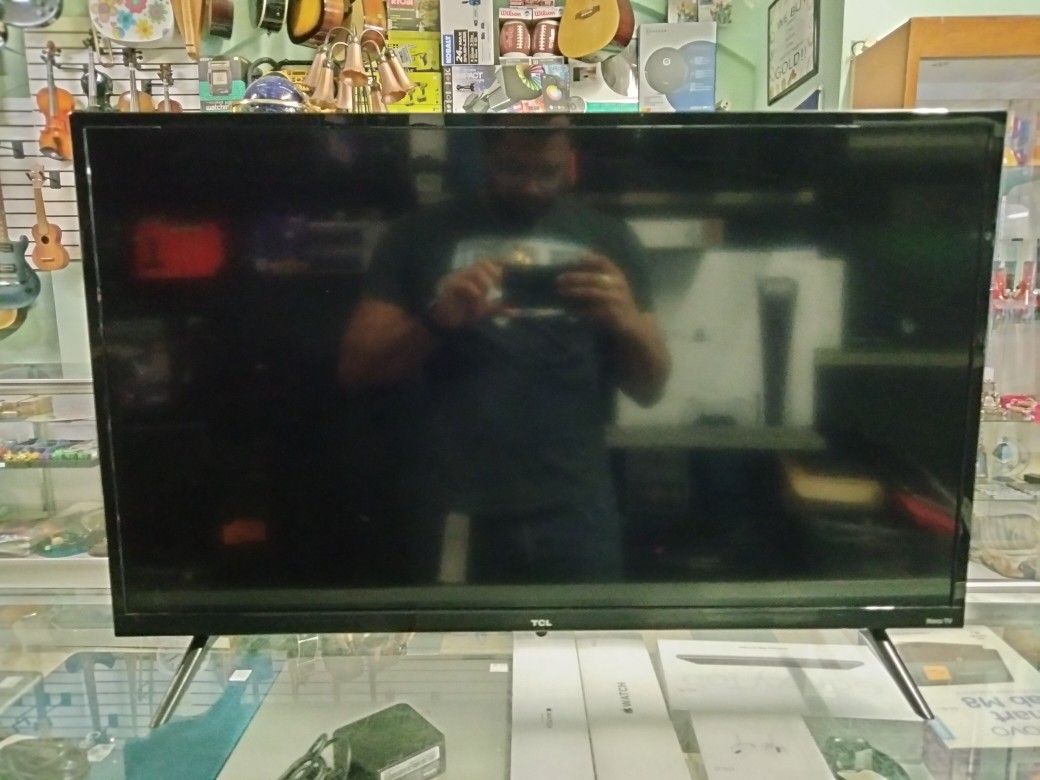 32" Tcl Roku Smart TV