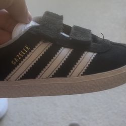 Gazelle Adidas Size 7k $12 