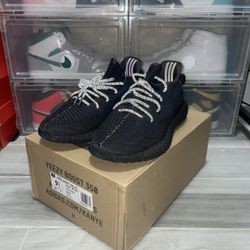 Adidas Yeezy Boost 350 V2 Black - Size: 9.5 M