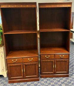 Thomasville top lit book cases