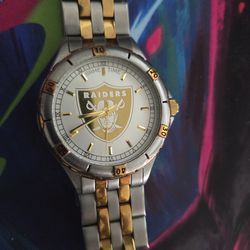 Las Vegas Raiders game time silver and gold watch new battery needed