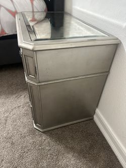 Nightstands (2) – City Furniture