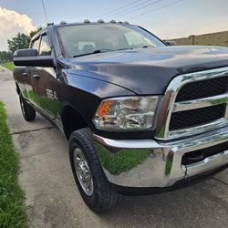 2018 Dodge Ram 2500 4x4 Diesel