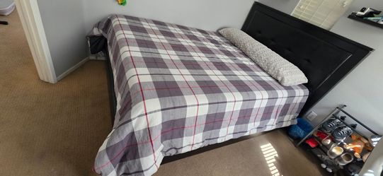 Queen bed frame w/head&foot board