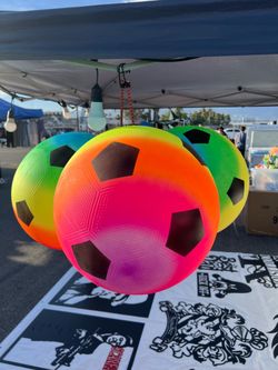 Big bouncy balls with handle