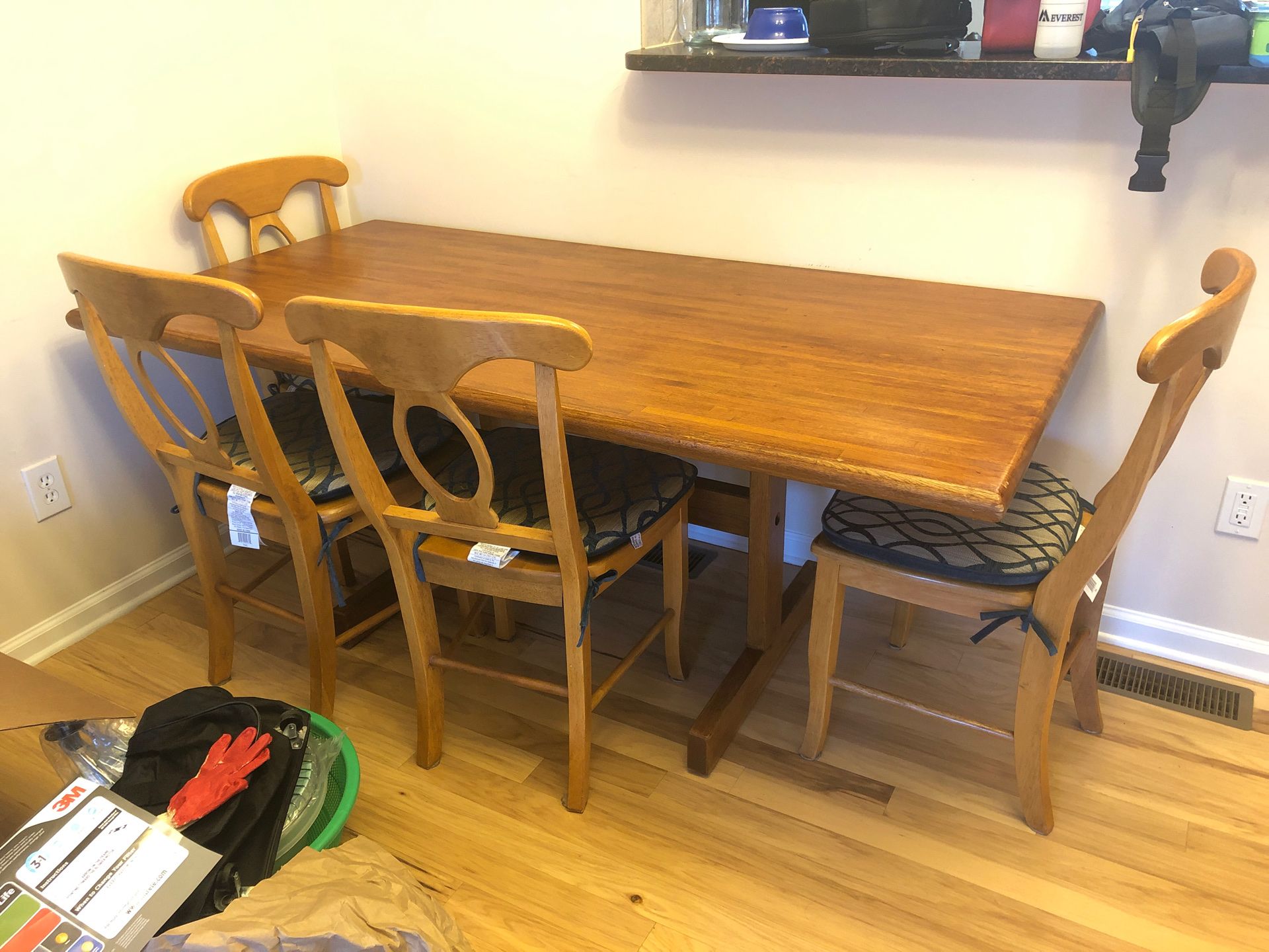 Dining Table and Chair set