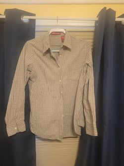 Used Gloria  Vanderbilt Button Down