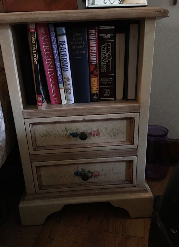 Small shelf unit great condition!