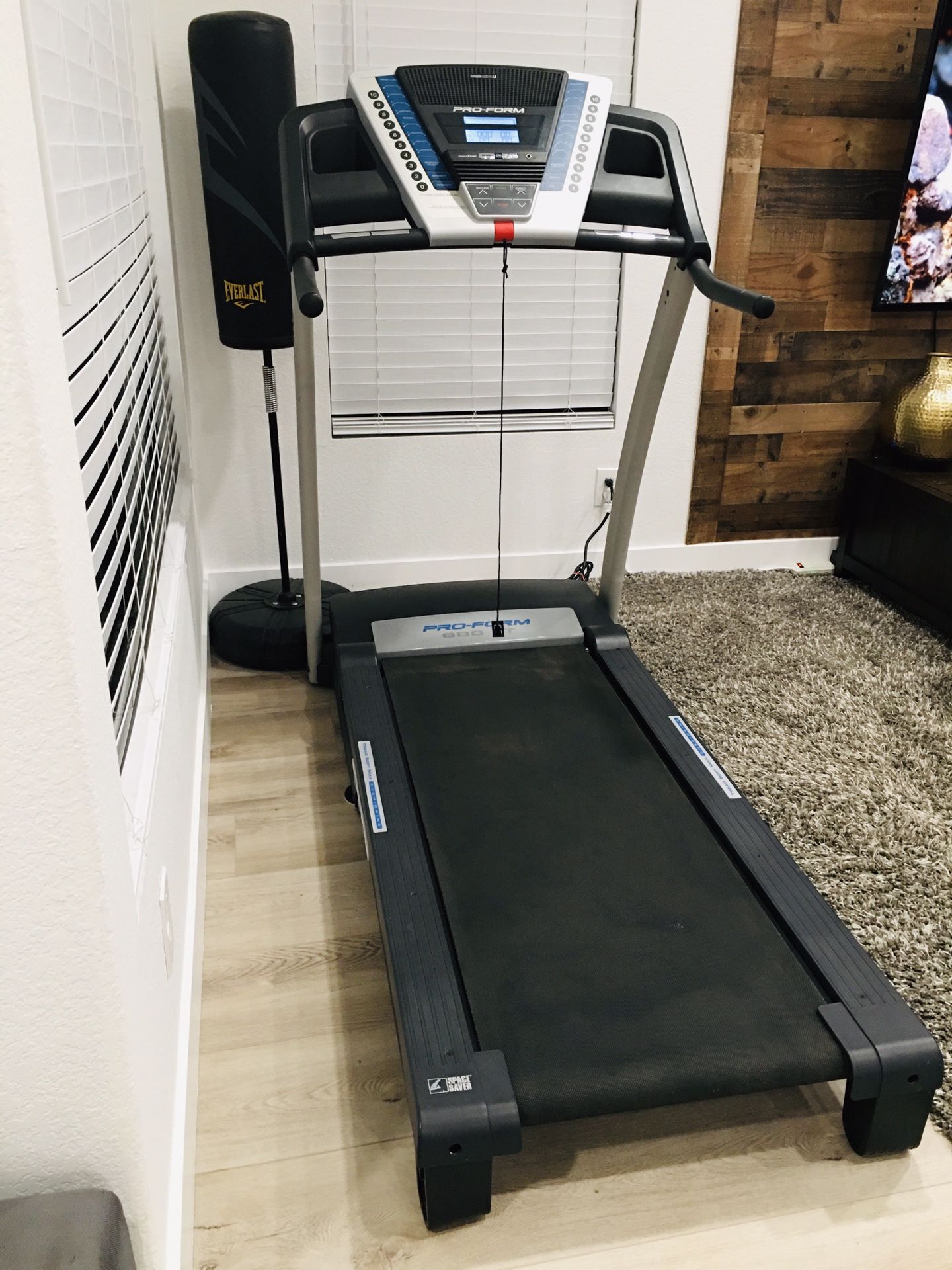 Everlast endurance 680 treadmill sales