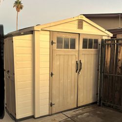 XL Keter Storage Shed w/Attached Utility Closet