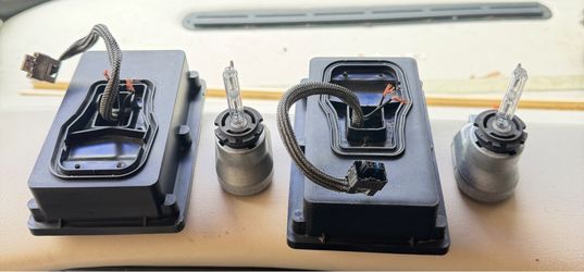 2x OEM 01-06 Model Volvo Xenon HID Headlight Ballast/Bulbs/Ignitors Tested Good