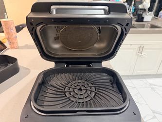 Ninja Foodi Smart XL 6-in-1 indoor grill with Air fryer