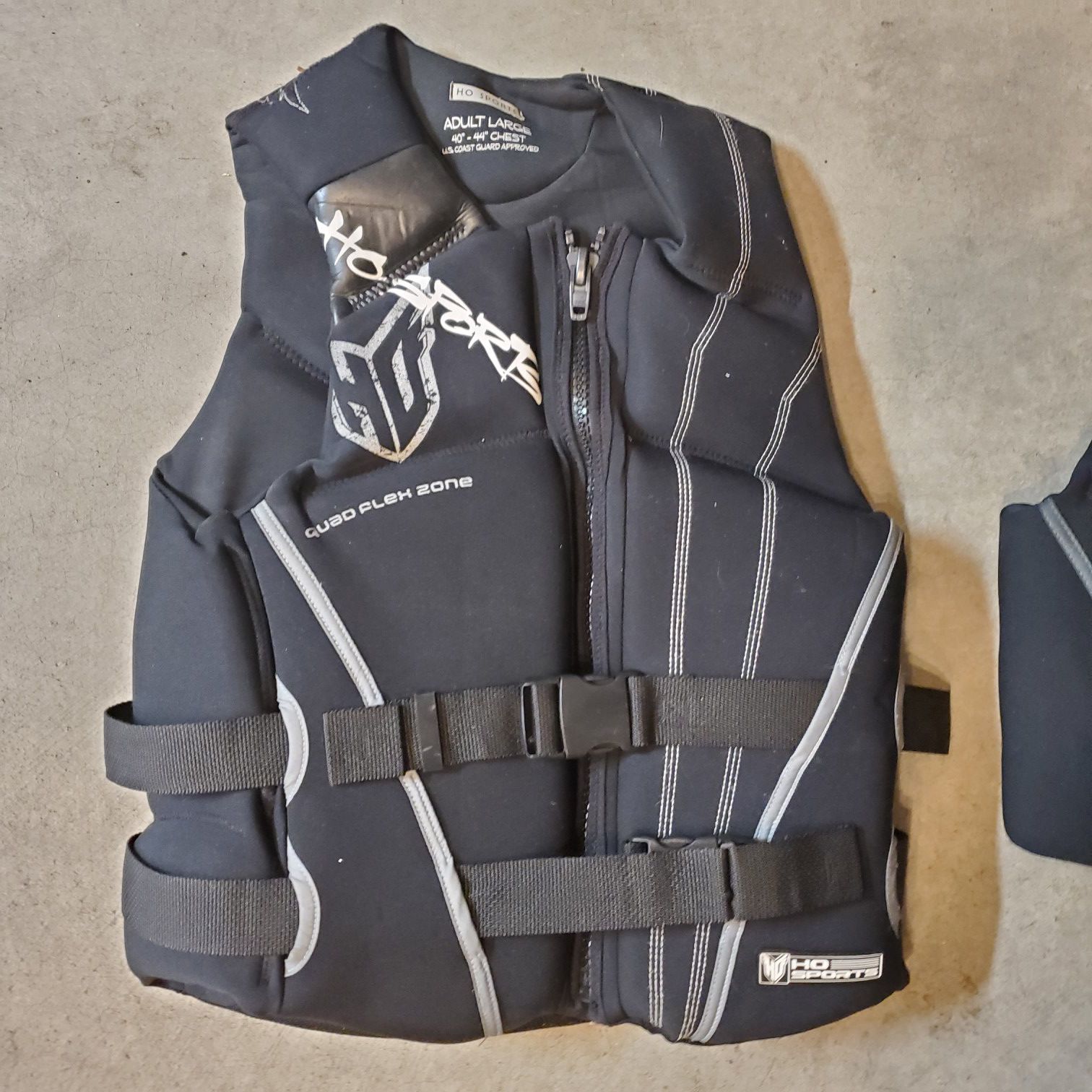 Set of 3 life jackets HO Sports