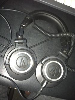 Audio technica headphones ATH-M50x