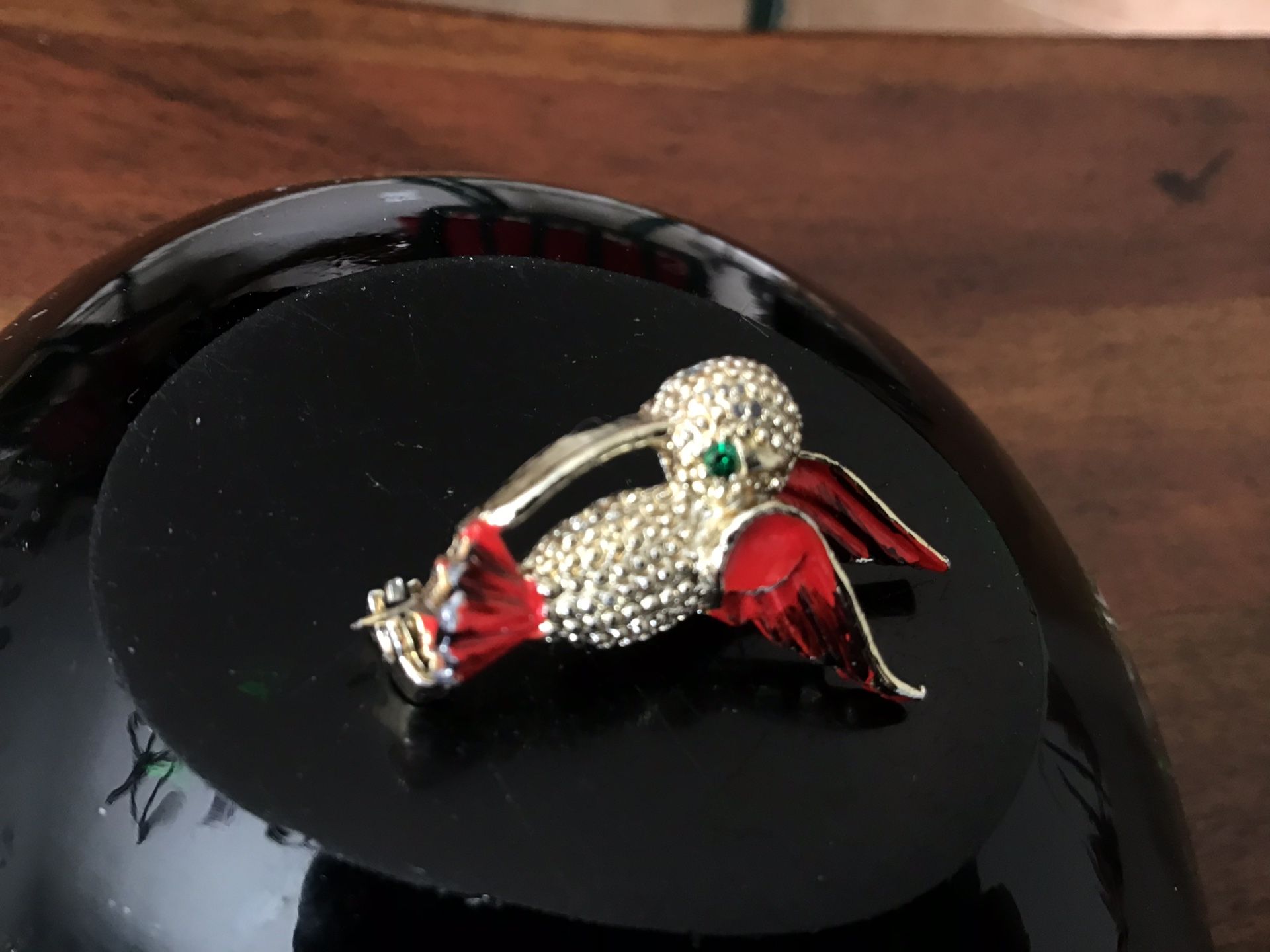 Hummingbird pin