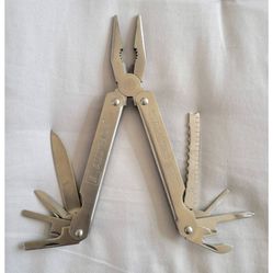 Stainless Steel Multi-Tool Pliers Screwdriver with Case