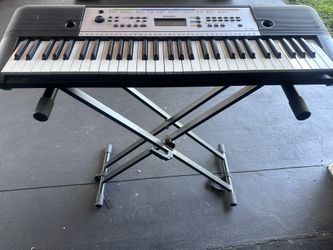 Yamaha YPT-255 Keyboard & Stand - Great for Beginners!
