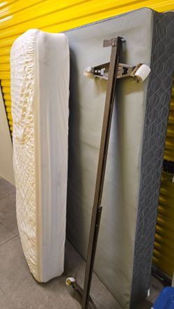 Twin mattress set