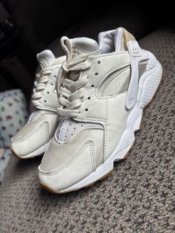 Nike Wmns Air Huarache 'Phantom Fossil Gum'