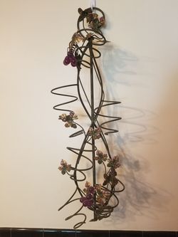 Wall wine rack