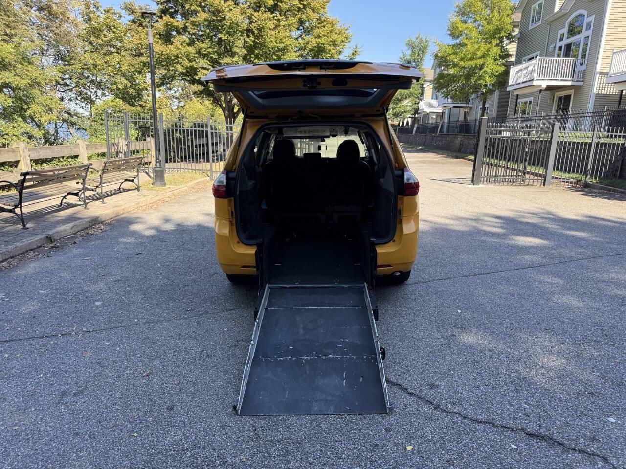 2016 Toyota Sienna