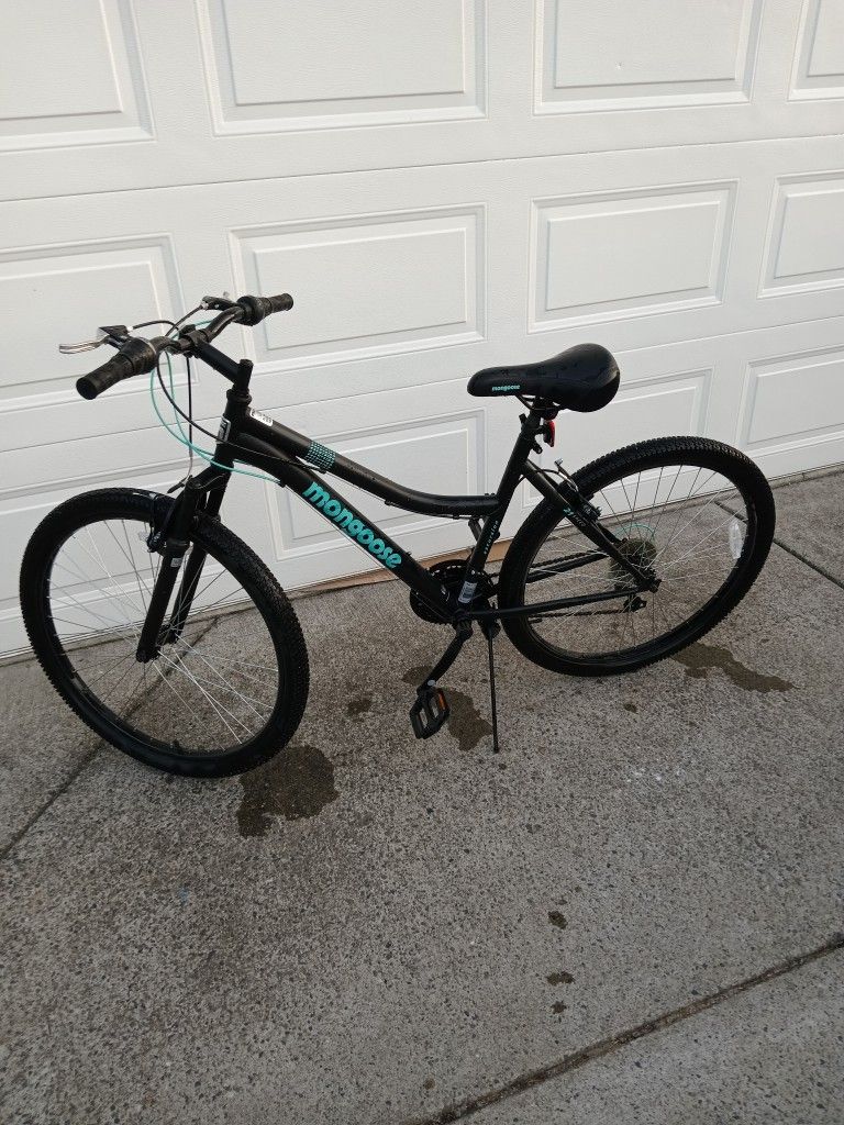 Bicycle, Lady's 26" Mongoose Barely Ridden