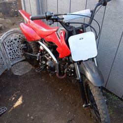 125cc Dirt bike (kids/teens) (ages9+)