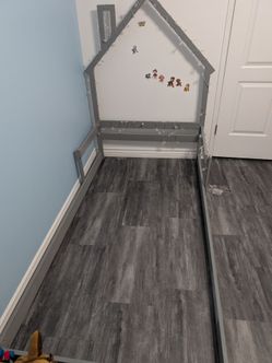 Toddler bed