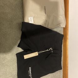 essential shorts 