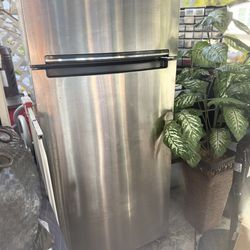 Whirlpool top freezer refrigerate