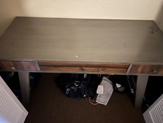 Sturdy Wooden Desk – Good Condition
