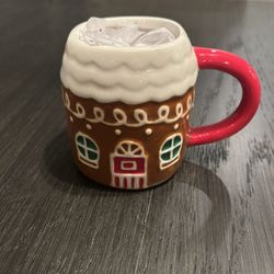 Gingerbread house mug 
