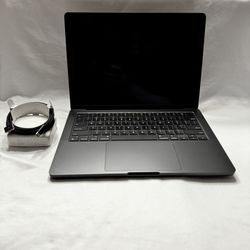 📦 Apple MacBook Pro 14” M3 Max – 36GB RAM / 1TB SSD – Space Black – Like New