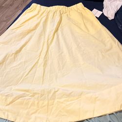 Yellow skirt