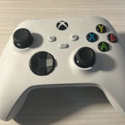 Used Xbox Controller (with stick drift)