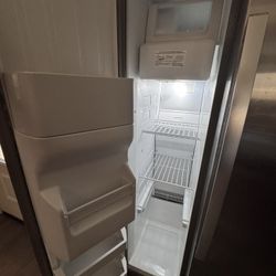 Whirlpool Refrigerator $350