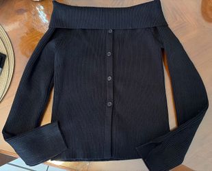 Shoulderless top