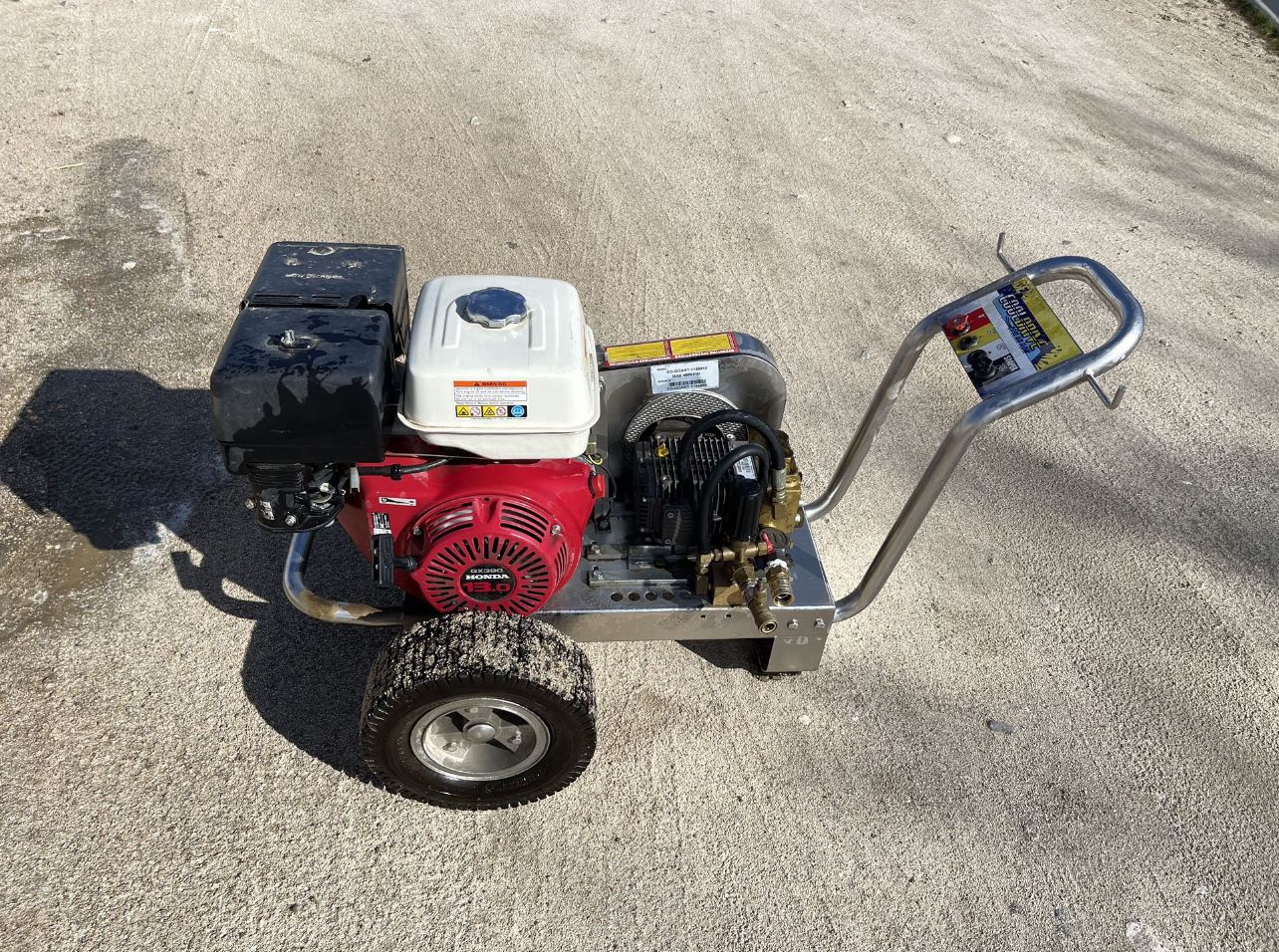 Milwaukee 3750 PSI 13HP Honda Pressure Washer 4555-22 for Sale in Maple  Valley, WA - OfferUp