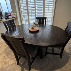 Dining Room Table With 4 Chairs