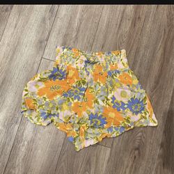 Urban Outfitters Beach Shorts 🩳 Size Small 