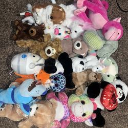 Lot Of Plushies $20- For All Firm. Pick Up South H & White Ln