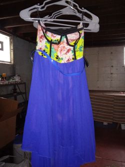 Fitted top dress with belt