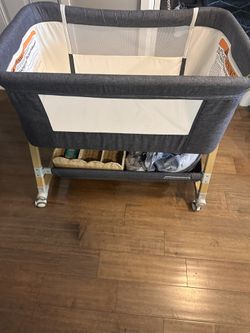 HARPPA Portable Bassinet - Good Condition