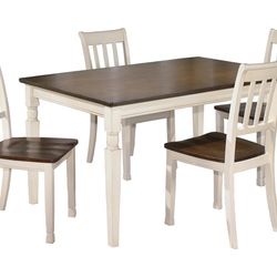 Like New Ashley Whitesburg 5 piece dining table set