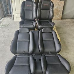 04-06 Pontiac GTO Front And Rear Seats 