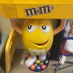 M&M Stand