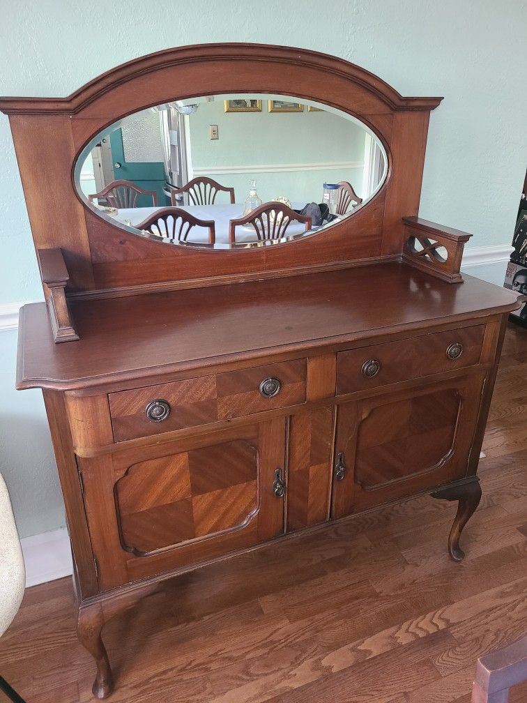 Antique Hutch/China Cabinet