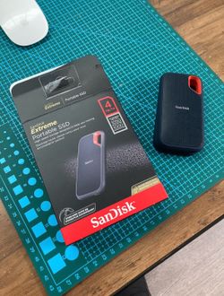 Sandisk 4TB SSD x 2
