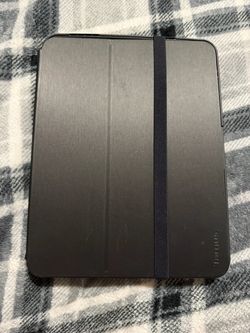 Targus Protective Case for iPad A16 11-inch ā Black Only used for a 3days. Basically brand new.