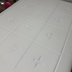 Queen Mattress - 12 Inch Memory Foam 